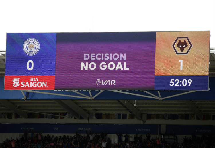 프리미어리그: 울버햄튼은 레스터 시티를 상대로 이길 뻔했지만 VAR은 레안더 덴돈커의 득점을 취소했다.