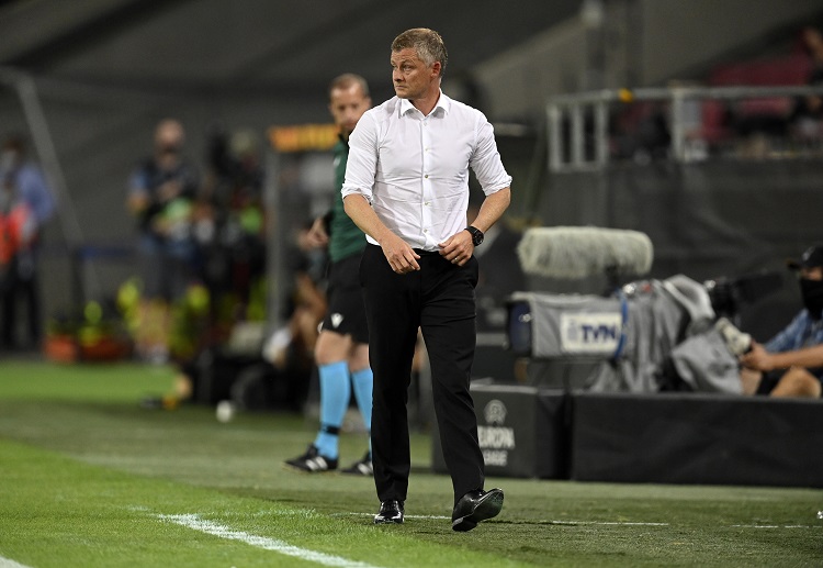 Messi có cơ hội nhận bóng vàng tại Premier League.