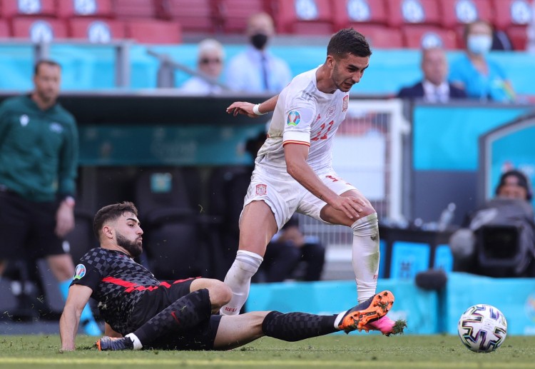 欧洲杯 西班牙的托雷斯正在进球