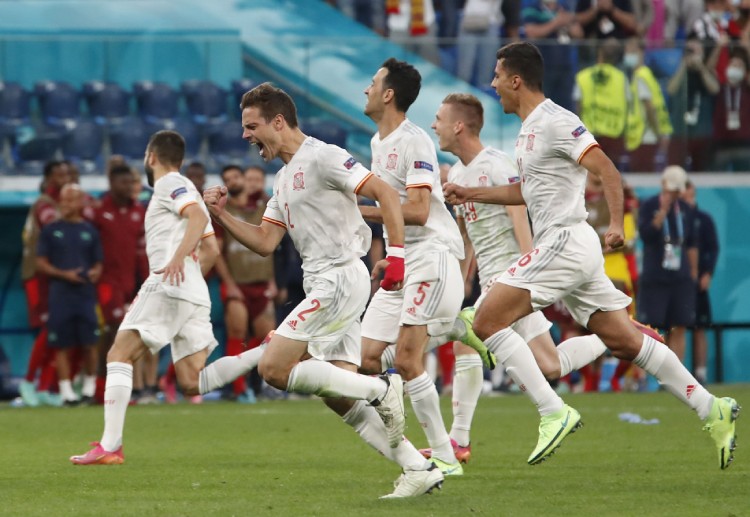 စပိန်ဟာ လက်ရှိ ယူရို ၂၀၂၀ မှာ ဆီမီးဖိုင်နယ် အထိ ရောက်လာခဲ့ပေမယ့် ချန်ပီယံ ဖြစ်ဖို့ ထိုက်တန်တဲ့ ခြေစွမ်းမျိုး လုံးဝ(လုံးဝ) ကို မမြင်တွေ့ရသေးပါဘူး။