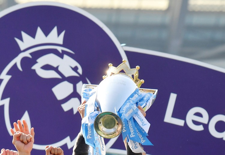 ဂိုးပေး ရက်ရောနေတဲ့ ဗဟိုခံစစ် အချိန်မှီ ပြုပြင်ပြီး ပရီးမီးယားလိဂ် မှာ ရလဒ်ကောင်းတွေ ပြန်ရဖို့ ဆိုရင် နည်းပြ အတေးတား အနေနဲ့ ဘန်ဝှိုက်-ဂါဘရီရယ် အတွဲအဖက်ကို မျှော်လင့်ရုံမှ တပါး အခြား မရှိတော့ပါဘူး။