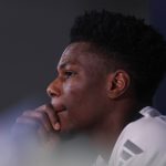 ဒါကြောင့် ပရီးမီးယားလိဂ် ကလပ်က လက်ရှိမှာ ရီးရဲလ်မက်ဒရစ်က ဂိုးသမား အန်ဒရီ လူနင်နဲ့ အတူ ကွင်းလယ်လူ အော်ရီလီယန် ချူအာမန်နီကို အာရုံစိုက်လာဖို့ ရှိနေကြောင်း သိရပါတယ်။