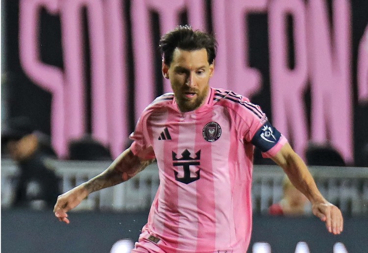 ဒီအခြေအနေကို လာလီဂါ ကလပ် ဘာစီလိုနာက စောင့်ကြည့်လျက် ရှိပြီးတော့ အသင်းထံ ကာလတို စာချုပ်နဲ့ ပြန်လည် ခေါ်ယူဖို့ ဆန္ဒရှိနေတာလည်း ဖြစ်ကြောင်း သိရပါတယ်။