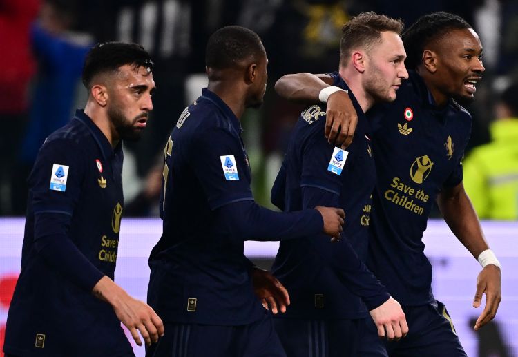 Juventus đang xếp trên Lazio đúng 1 điểm trên BXH Serie A