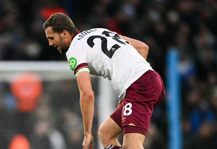 英超联赛 上轮比赛,索切克为西汉姆联取得领先,但埃弗顿在补时阶段扳平比分,双方最终1比1握手言和。