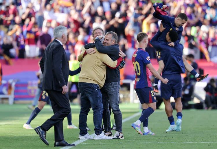 西甲联赛 弗里克带队夺得三项国内冠军,完成三冠王伟业。