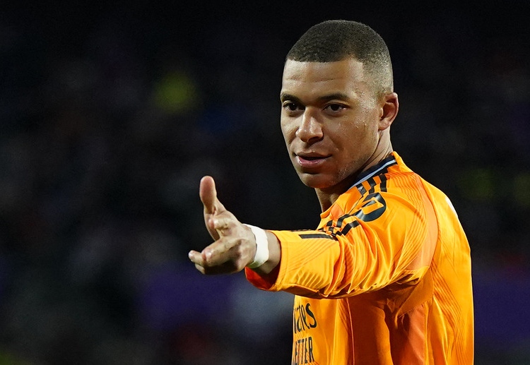 သူဟာ ဒီအဆင့် ဘောလုံးသမား ဆိုတာကို ပြသခဲ့ပါတယ်။” လို့ ပြောကြားသွားခဲ့ပါသေးတယ်။