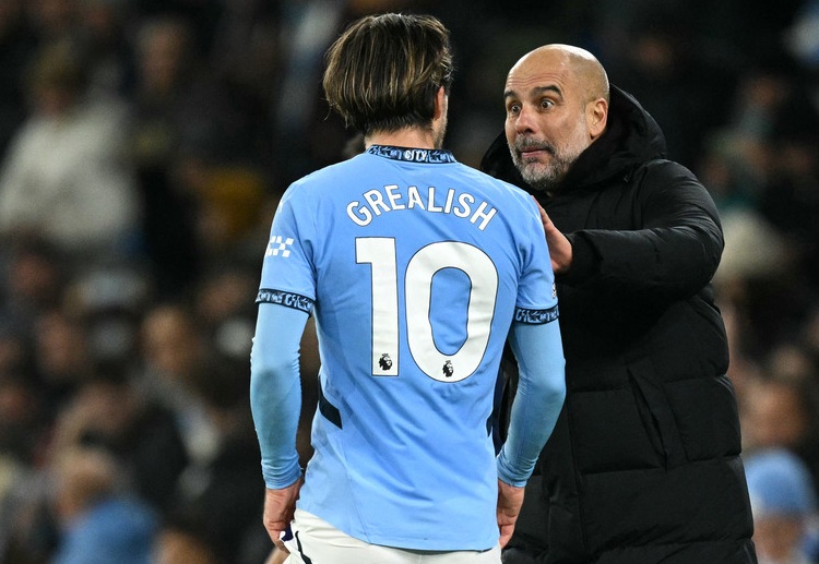 လက်ရှိမှာ ဂရီးလစ်ရှ်ကို ပရီးမီးယားလိဂ် ကလပ်တွေ ဖြစ်တဲ့ နယူးကာဆယ်နဲ့ အဲဗာတန် တို့က ခေါ်ယူချင်နေသလို စီးရီးအေ ကလပ် နာပိုလီ ကလည်း စောင့်ကြည့်လျက် ရှိနေပါတယ်။