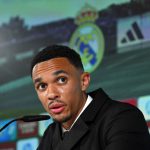 ရီးရဲလ်မက်ဒရစ်ဟာ အာနိုးလ်ကို ဖီဖာ ကလပ် ကမ္ဘာ့ဖလား အပြီးမှာ အလွတ်နဲ့ ခေါ်ယူနိုင်မှာ ဖြစ်ပေမယ့် ဒီပြိုင်ပွဲမှာ ပါဝင် ယှဉ်ပြိုင်နိုင်ဖို့ အတွက် ပေါင် ၈ သန်း ပေးချေကာ အရ ခေါ်ယူခဲ့ပါတယ်။