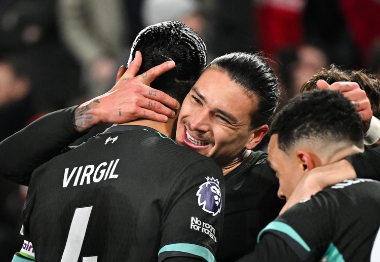 ပရီးမီးယားလိဂ် ချန်ပီယံတွေ ကတော့ ဥရုဂွေး တိုက်စစ်မှူး အတွက် ယူရို ၆၅ သန်း (ပေါင် ၅၆.၄ သန်း) လိုချင်နေပါတယ်။