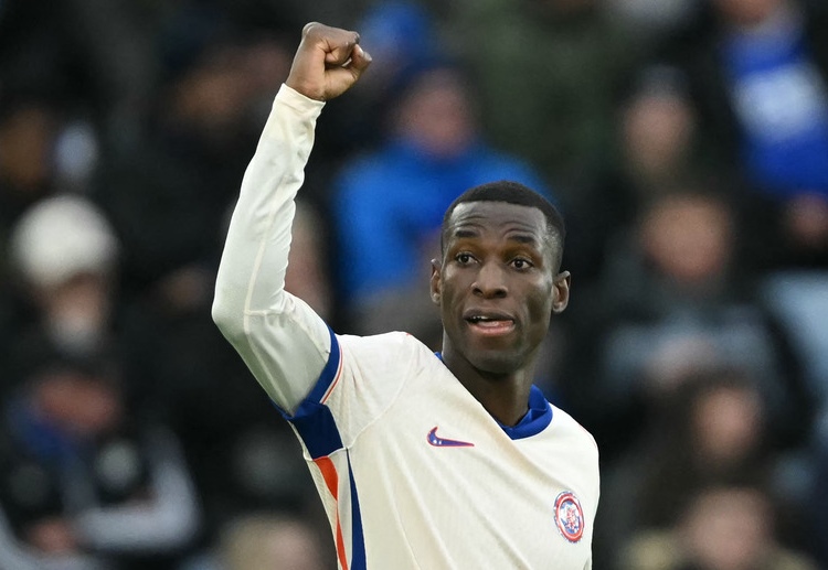 ယူနိုက်တက် မတိုင်ခင်မှာ ဂျက်ဆန်ကို ခေါ်ယူဖို့ အေစီမီလန်နဲ့ ပရီးမီးယားလိဂ် ကလပ် အက်စတွန်ဗီလာ တို့ကလည်း စိတ်ဝင်စားနေတာ ဖြစ်ပါတယ်။