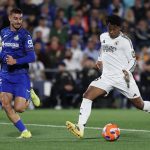 ဒီကမ်းလှမ်းမှုကို လာလီဂါ ကလပ် ဘက်က မတုံ့ပြန်ရသေးပေမယ့် သူတို့ရဲ့ ကစားသမား အတွက် ယူရို သန်း ၇၀ (ပေါင် ၆၁ သန်း) ထက် မနည်း အလိုရှိနေကြောင်း သိရပါတယ်။