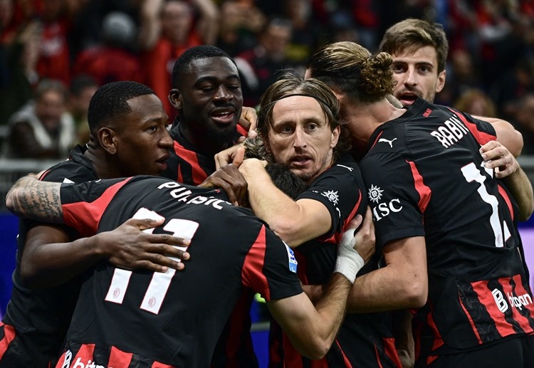 ဒါကြောင့် အေစီမီလန်က ပွဲအပြီးမှာ နာပိုလီရဲ့ စီးရီးအေ အမှတ်ပေးဇယား အဆင့် ၁ နေရာကို လွှဲပြောင်း ရယူသွားနိုင်ခဲ့ပါတယ်။