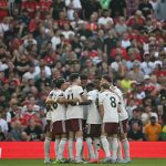 ဒါပေမယ့်လည်း အင်္ဂလန်နဲ့ မန်ချက်စတာယူနိုက်တက် တိုက်စစ်မှုးဟောင်းက လစ်ဗာပူးလ်သာ ဒီရာသီ ပရီးမီးယားလိဂ်မှာ ချန်ပီယံ ထပ်ဖြစ်ဖို့ ရေပန်းအစားဆုံး ဖြစ်ကြောင်း ထင်ကြေးပေးခဲ့ပါတယ်။