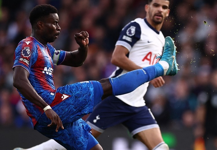 ဘာစီလိုနာ နည်းပြ ဟန်ဆီ ဖလစ်ခ် ကတော့ ခရစ္စတယ်ပဲလေ့စ် နောက်ခံလူ မာ့ခ် ဂူဟီကို အလွတ် ပြောင်းရွှေ့ကြေးနဲ့ ခေါ်ယူပေးဖို့ လာလီဂါ ကလပ် တာဝန်ရှိသူတွေကို တိုက်တွန်းထားကြောင်း သိရပါတယ်။