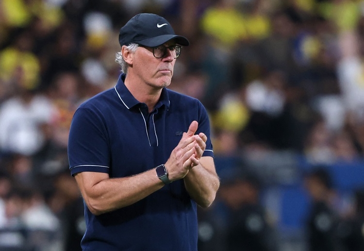 ဒါ့အပြင် ဘလန့်က အဲလ်အစ်တီဟတ် အတွက် ဆော်ဒီပရိုလိဂ်နဲ့ ဆော်ဒီဘုရင့်ဖလား တို့ကို ရယူပေးနိုင်ခဲ့တဲ့ နည်းပြ ဖြစ်ပေမယ့် မထင်မှတ်ပဲ ရာထူး ကနေ ထုတ်ပယ်ခံလိုက်ရတာ ဖြစ်ပါတယ်။