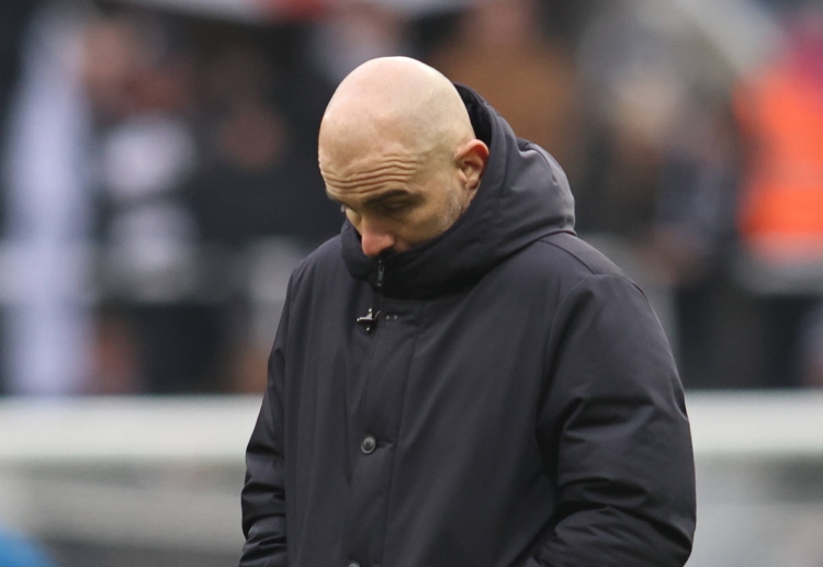 လက်ရှိမှာ ပရီးမီးယားလိဂ် ကလပ်ကို ဒါရင်း ဖလက်ချာက ယာယီ နည်းပြ အဖြစ် တာဝန်ယူ ကိုင်တွယ်သွားမှာ ဖြစ်ပြီး အမြဲတမ်း နည်းပြ ကိုတော့ ရာသီကုန်မှ ခန့်အပ်သွားဖို့ ဆန္ဒရှိနေပုံရပါတယ်။