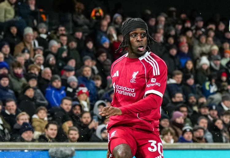 ဒီနှစ်သင်း အကြားမှာ သရေ ၁၆ ကြိမ် အထိ ရှိခဲ့ပြီး ပရီးမီးယားလိဂ် နောက်ဆုံး ၅ ကြိမ် တွေ့ဆုံမှု မှာလည်း သရေ ၃ ကြိမ် ရှိခဲ့ကာ ၁ ကြိမ်စီ အနိုင်ရထားကြပါတယ်။