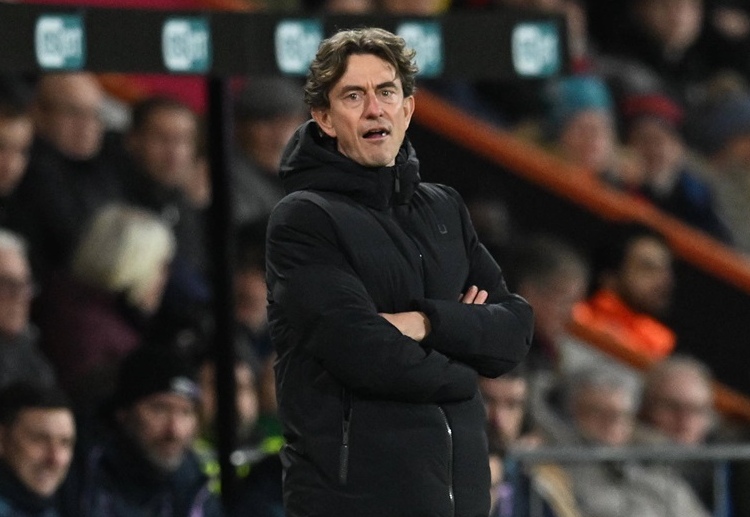 英足总杯 热刺近期状态低迷，主帅托马斯·弗兰克的帅位面临巨大压力。