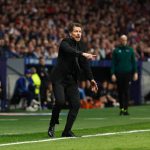 아틀레티코 마드리드는 라리가 4강 자리를 굳히려 하며, 레알 소시에다드는 유럽 대회 진출을 노린다.