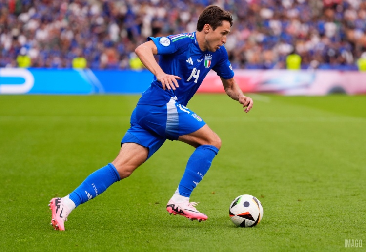 ကနေဒါ၊ မက္ကဆီကိုနဲ့ အမေရိကန် တို့မှာ ကျင်းပမယ့် ကမ္ဘာ့ဖလား ပြိုင်ပွဲကို ဝင်ရောက် ယှဉ်ပြိုင်ခွင့်ရဖို့ အတွက် အသင်းပေါင်း များစွာက ကြိုးစားနေကြတာပါ။