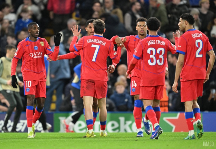 欧冠联赛 19岁304天的马尤卢打入巴黎第三球，也创造了欧冠淘汰赛为球队攻入三球的最年轻纪录。