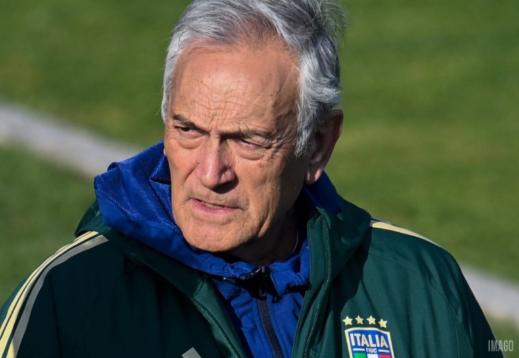 世界杯预选赛 连续三届无缘世界杯后，意大利足协主席格拉维纳在罗马宣布辞职。