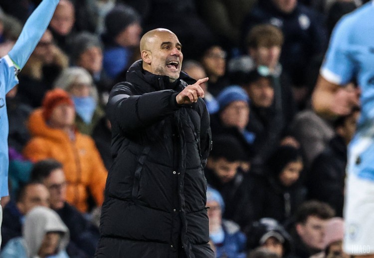 မန်စီးတီးဟာ ပြီးခဲ့တဲ့အပတ်က အာဆင်နယ်ကို ၂-၁ ဂိုးနဲ့ အနိုင်ရရှိခဲ့လို့ ရမှတ် ကွာဟချက်ကို ၃ မှတ် အထိ လျှော့ချနိုင်ခဲ့ပြီး ပရီးမီးယားလိဂ် ချန်ပီယံဆု အတွက် မျှော်လင့်ချက် အားကောင်းလာခဲ့တာပါ။