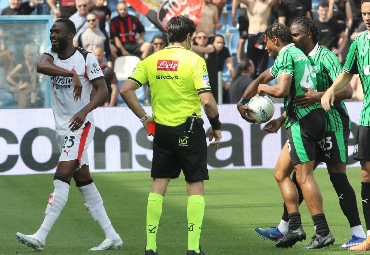 Fikayo Tomori sent off as Milan fall 2‑0 to Sassuolo in Serie A