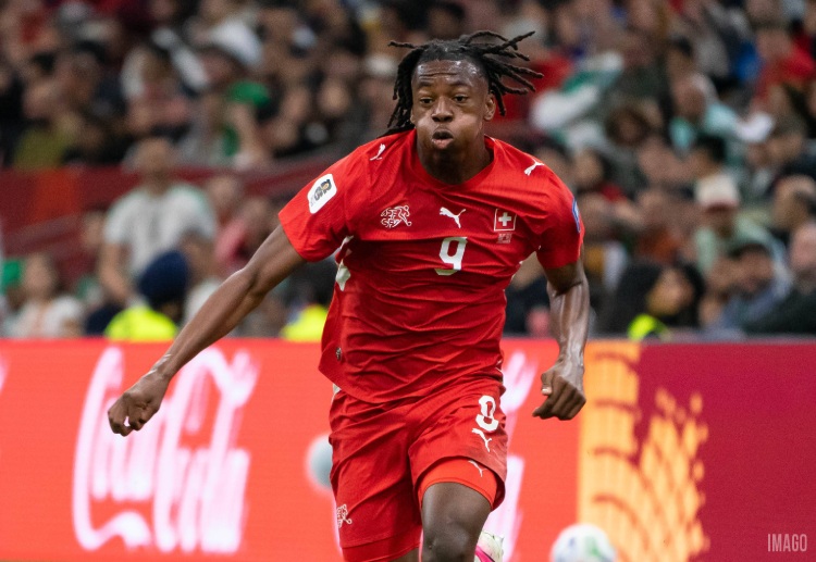 CLB Premier League Aston Villa chiêu mộ thành công tiền vệ Johan Manzambi